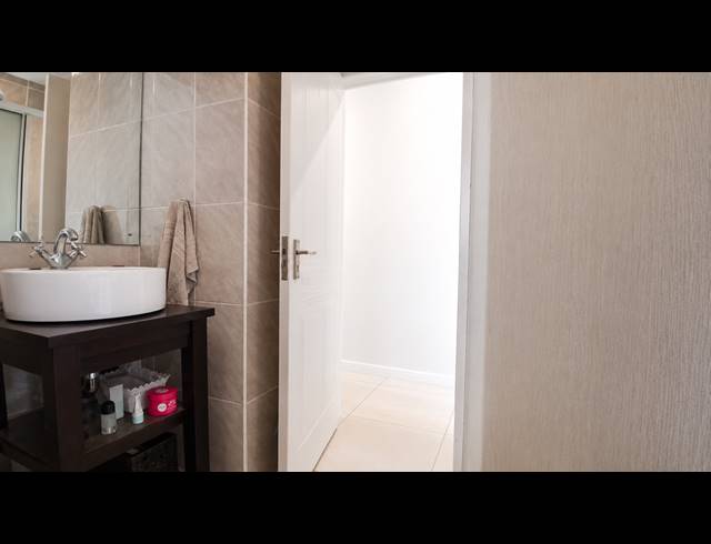 2 BEDROOM APARTMENT FOR SALE IN BLACKHEATH